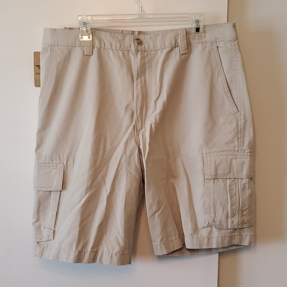 NWT Men's Dockers Kahki Cargo Shorts